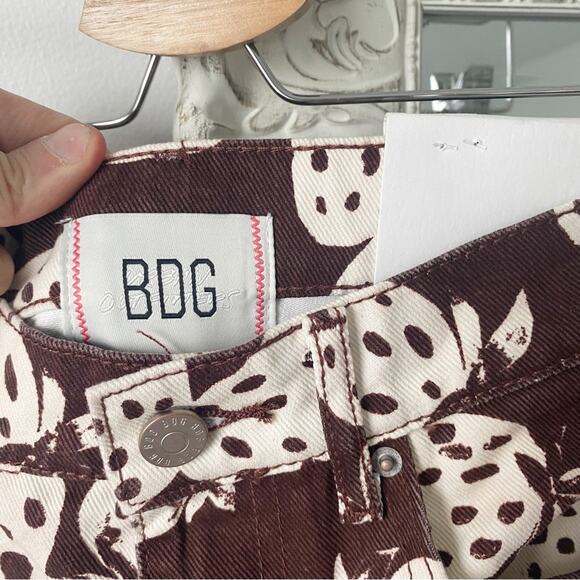 BDG 90’s Mid Rise Printed Bootcut Jean - Picture 6 of 10